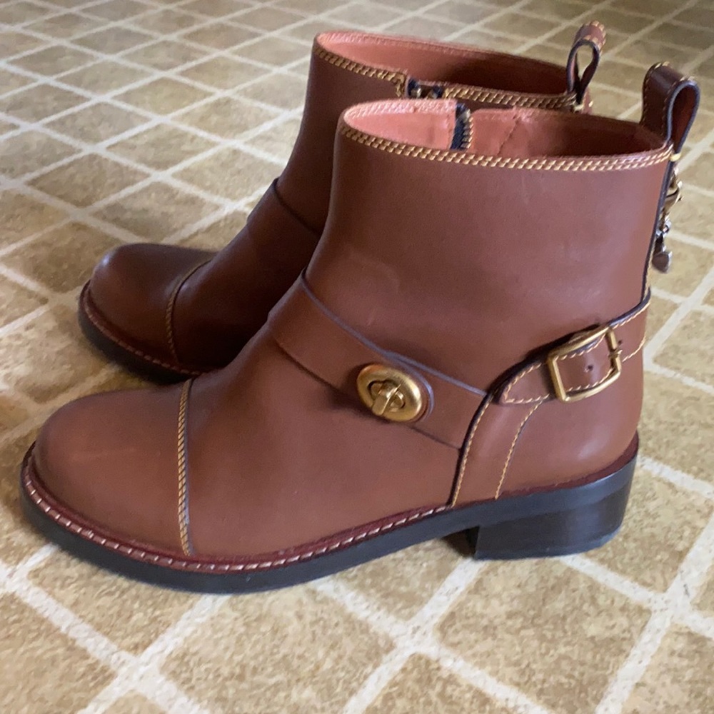 Coach boots